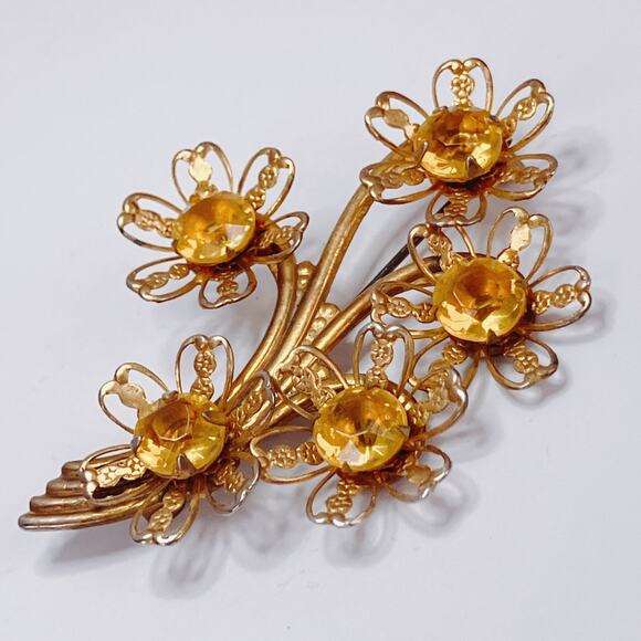 Vintage 1950s Gold Tone Filigree Floral Spray Brooch Yellow Glass Rhinestone Pin - Picture 6 of 11